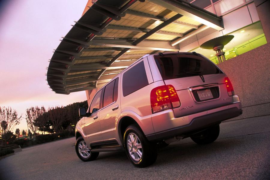  Lincoln Aviator 2003 года  (фото 37 из 57)